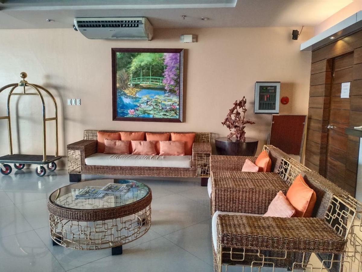 Allure Hotel & Suites Cebu Exterior photo